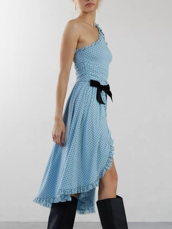 Urban Outfitters Dresses & Skirts - Urban Outfitters NWT Size Large Virginia One Shoulder Bow Detail Midi Dress
